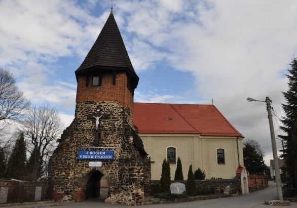 Kościół Rzymskokatolicki pw. św. Apostołów Piotra i Pawła, atrakcja w pobliżu dworca Międzyrzec Podlaski