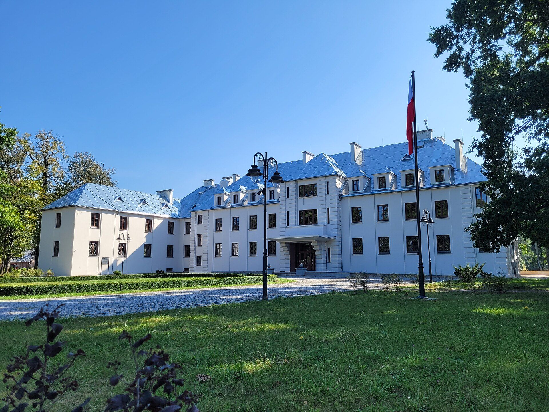 Pałac Potockich, atrakcja w pobliżu dworca Międzyrzec Podlaski