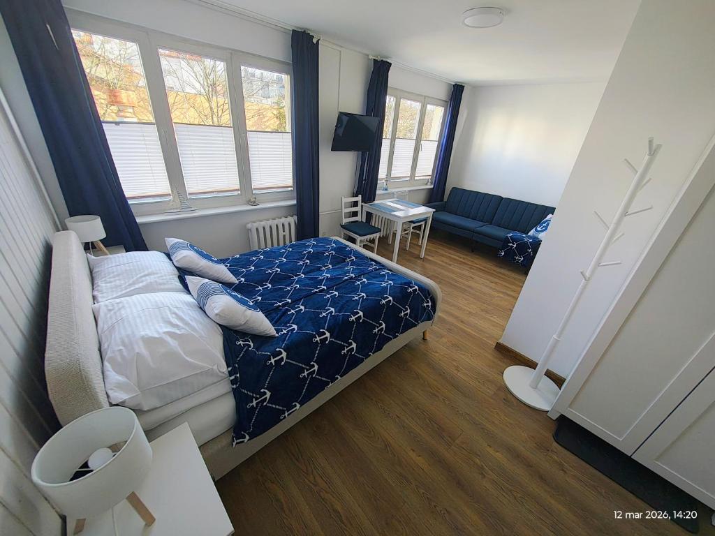 Gryfhaus - Pokój Kapitański, 19m2, blisko plaży, parking, wysoka ocena 9,5, 2-4 osoby, житло біля вокзалу Мендзиздроє