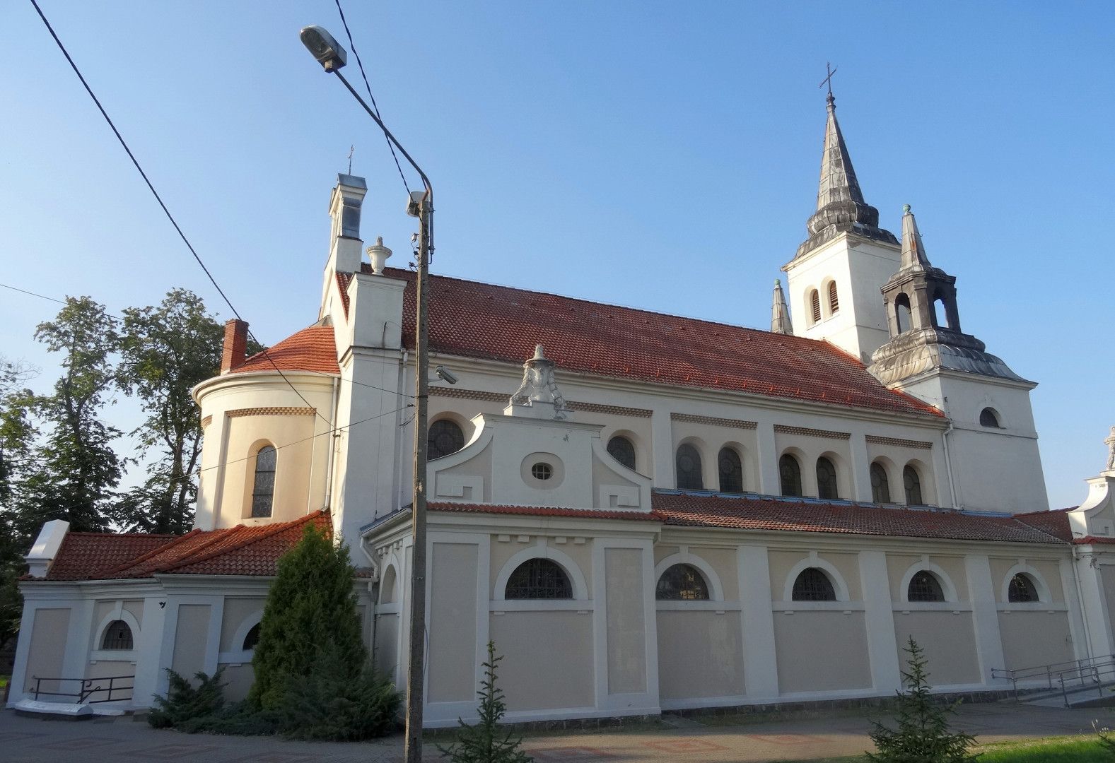 Parafia św. Wawrzyńca w Nakle nad Notecią, atrakcja w pobliżu dworca Nakło nad Notecią