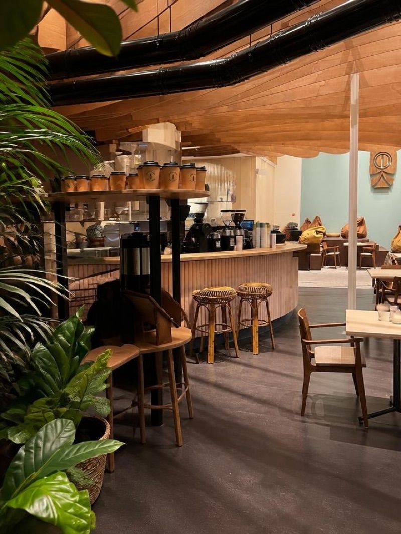 Coffee & Coconuts | Specialty Coffee | Pastry | Matcha | Food to go, okolice dworca Amsterdam Zuid