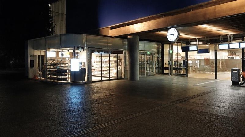 Kiosk, sklep przy dworcu Amsterdam Zuid