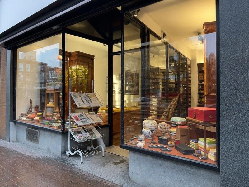 Hartman Cigars & More, sklep przy dworcu Amsterdam Zuid