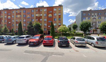 Lewiatan, магазин біля вокзалу Нова-Сажина