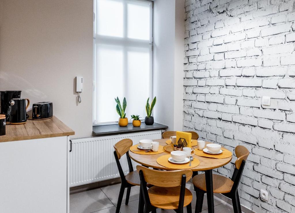 BeeApartments Długosza 11, житло біля вокзалу Новий Сонч