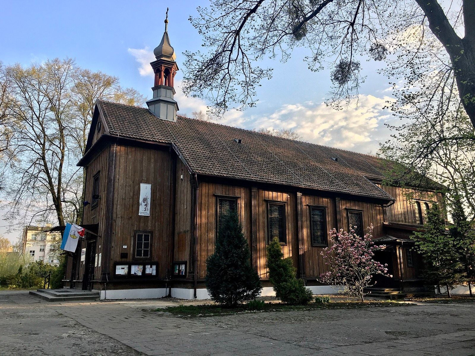 Kościół św. Józefa Oblubieńca NMP, atrakcja w pobliżu dworca Oborniki Wielkopolskie Miasto