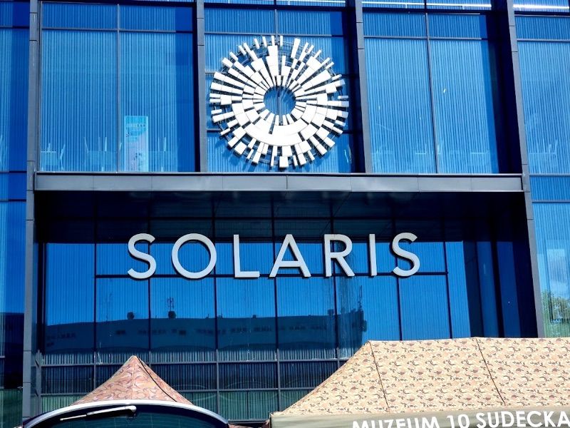 Centrum Handlowe Solaris, торговий центр біля вокзалу Ополе Глувне