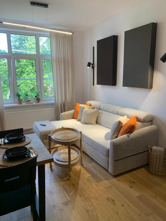 Apartament między Niebem a Jeziorem Drwęckim, житло біля вокзалу Оструда