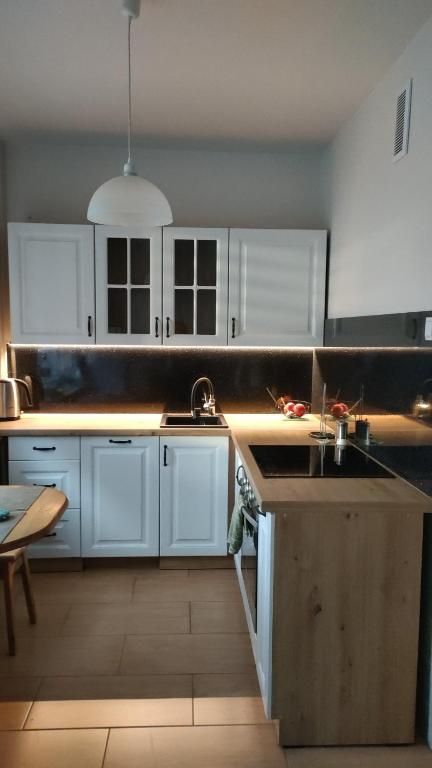 Apartament 2 pokoje, житло біля вокзалу Островець Свентокшиський