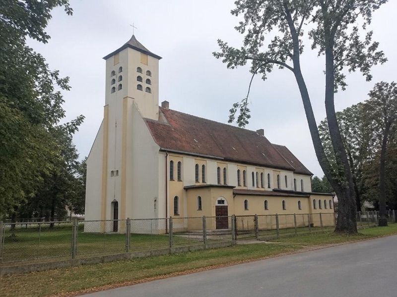 Kościół św. Floriana w Ozimku, atrakcja w pobliżu dworca Ozimek