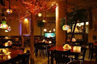 Restauracja SAKKARA w Piotrkowie Trybunalskim, біля вокзалу Piotrków Trybunalski