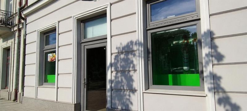 Żabka, sklep przy dworcu Piotrków Trybunalski