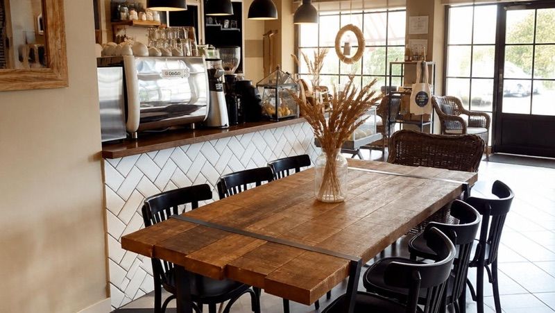 City Cafe, біля вокзалу Pleszew