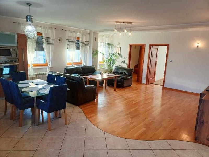 Apartamenty Aneta, житло біля вокзалу Плешев