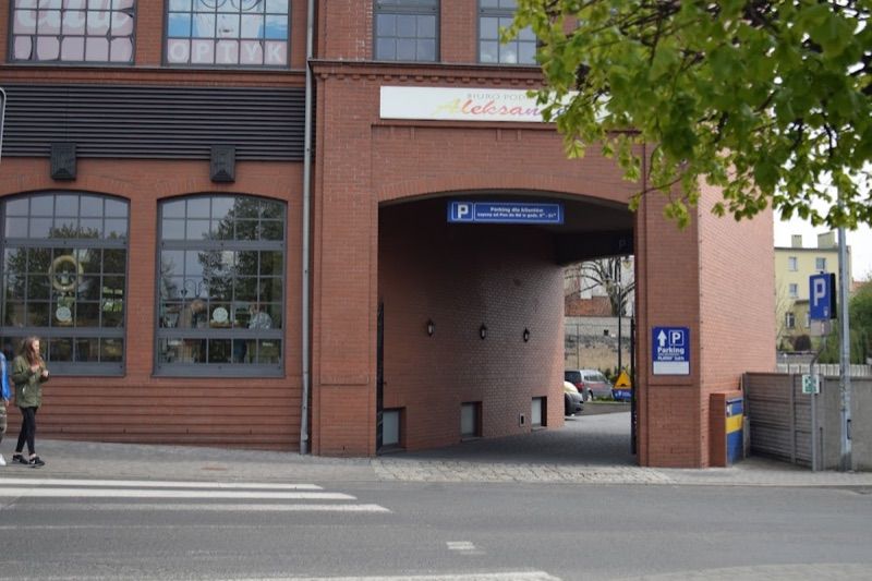 Zamkowa Shop & Office, торговий центр біля вокзалу Плешев