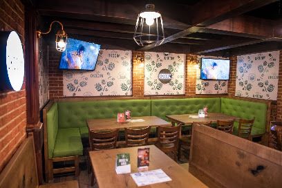 Piwiarnia Miejska - pizza, burgery, sport na żywo., біля вокзалу Rybnik