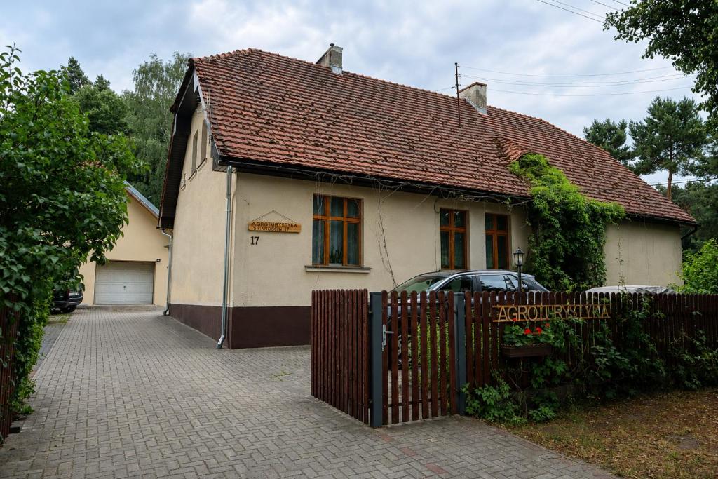 Agroturystyka Staroscin, житло біля вокзалу Жепін