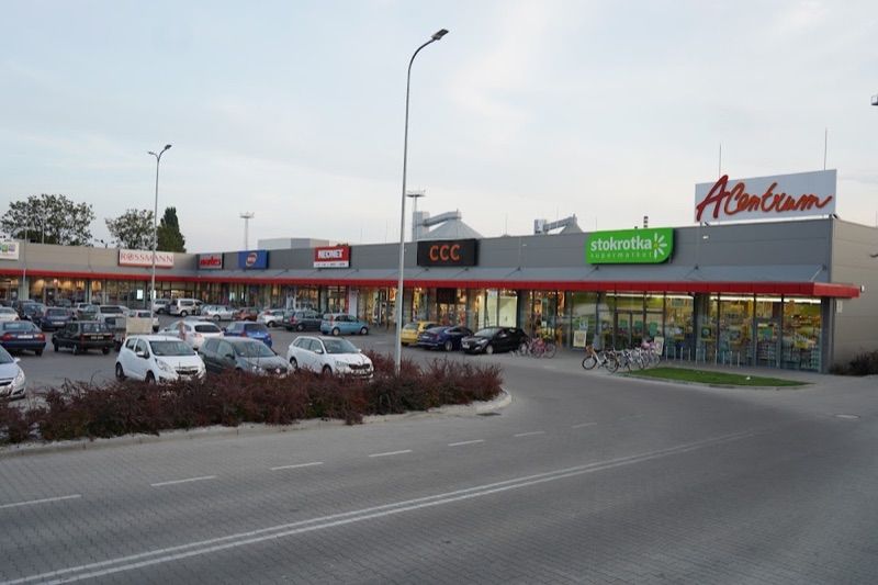 A Centrum, торговий центр біля вокзалу Сьрода Велькопольська