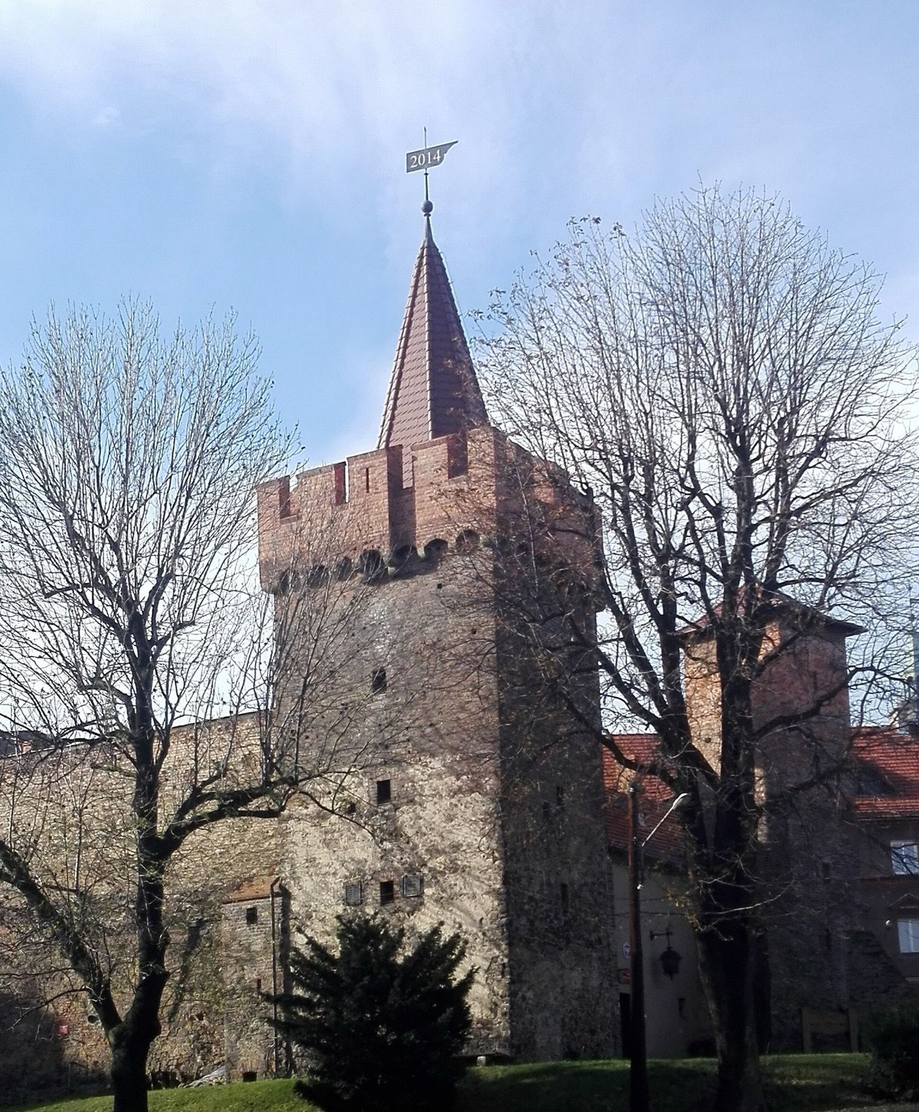 Baszta (XV w.), atrakcja w pobliżu dworca Strzelce Opolskie
