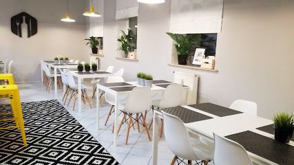Bistro na Grunwaldzkiej, біля вокзалу Strzelce Opolskie