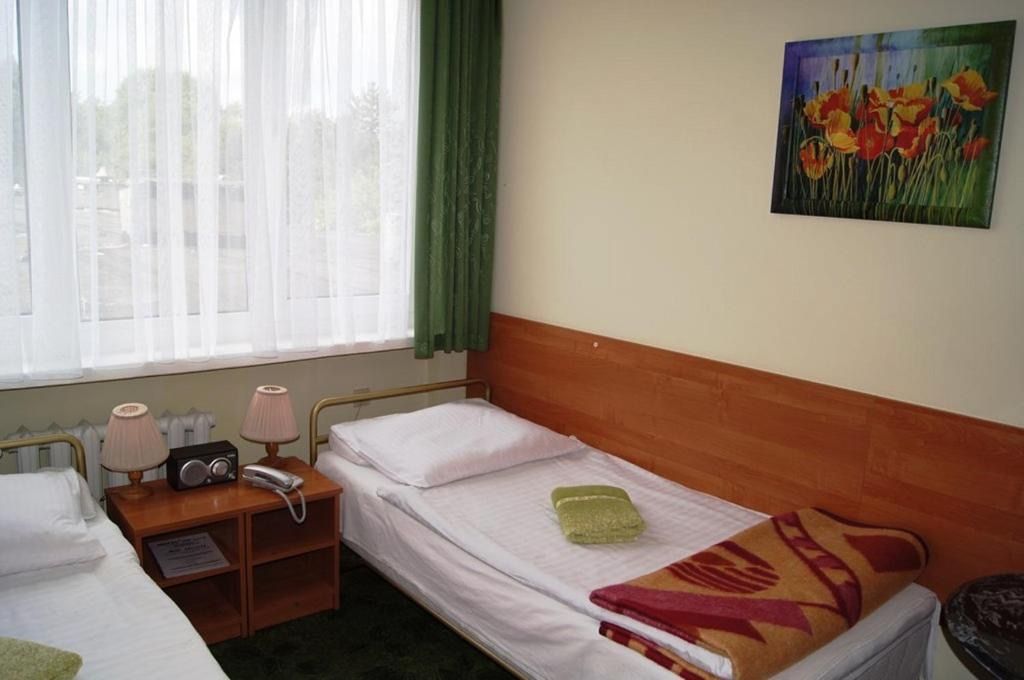 HOTEL ODR, житло біля вокзалу Сулехув