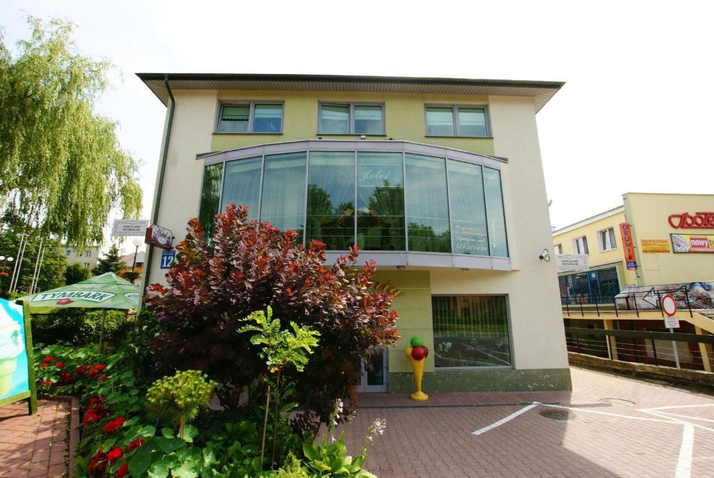 Hotel Finezja, житло біля вокзалу Свиднік Місто