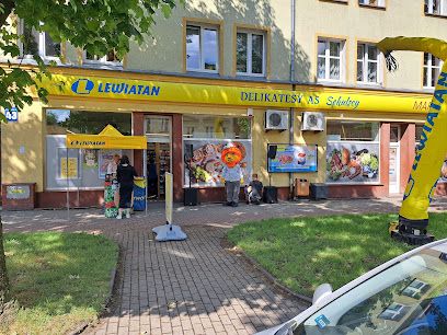 Lewiatan, магазин біля вокзалу Щецинек