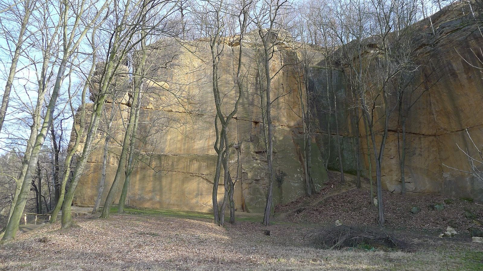 Krucze skały, atrakcja w pobliżu dworca Szklarska Poręba Górna