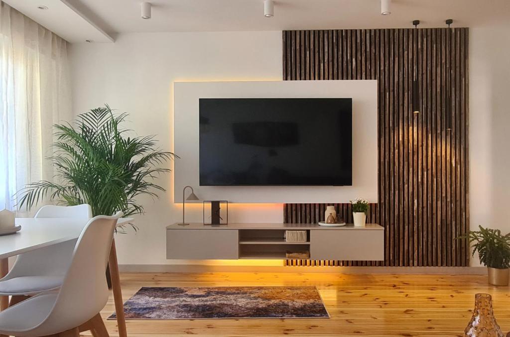 TARNO Lake Apartment, житло біля вокзалу Тарнобжег