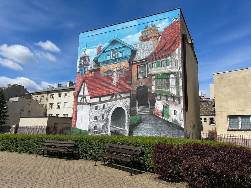 Mural Kolorowy Świat, atrakcja w pobliżu dworca Tczew