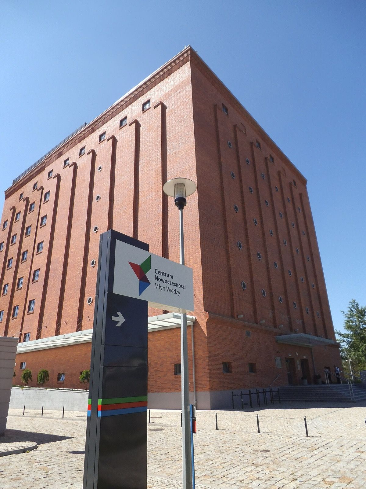 Centrum Nowoczesności Młyn Wiedzy, atrakcja w pobliżu dworca Toruń Wschodni