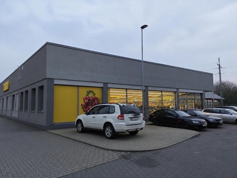 Biedronka, sklep przy dworcu Trzebinia