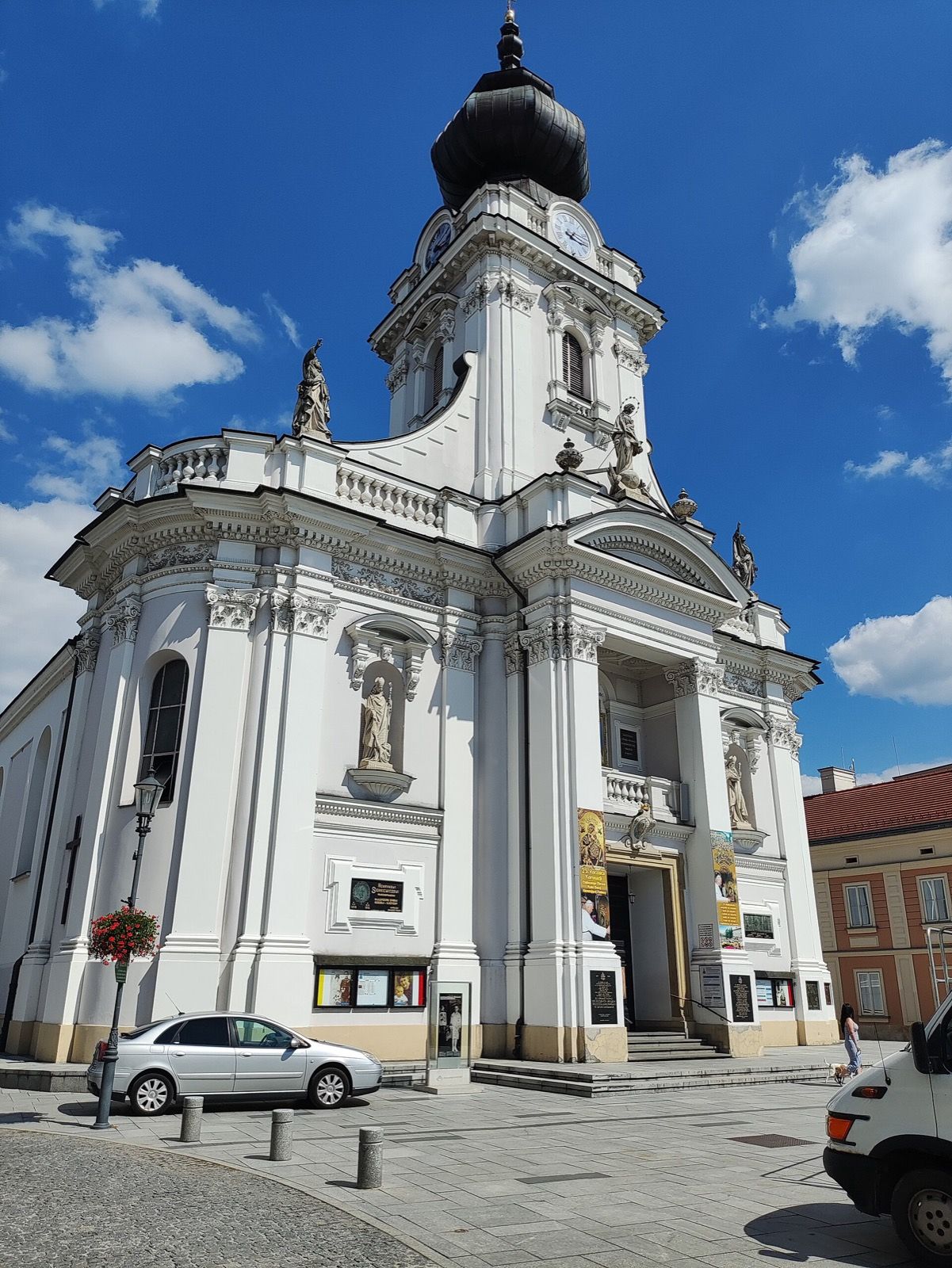 Bazylika Wadowice, atrakcja w pobliżu dworca Wadowice