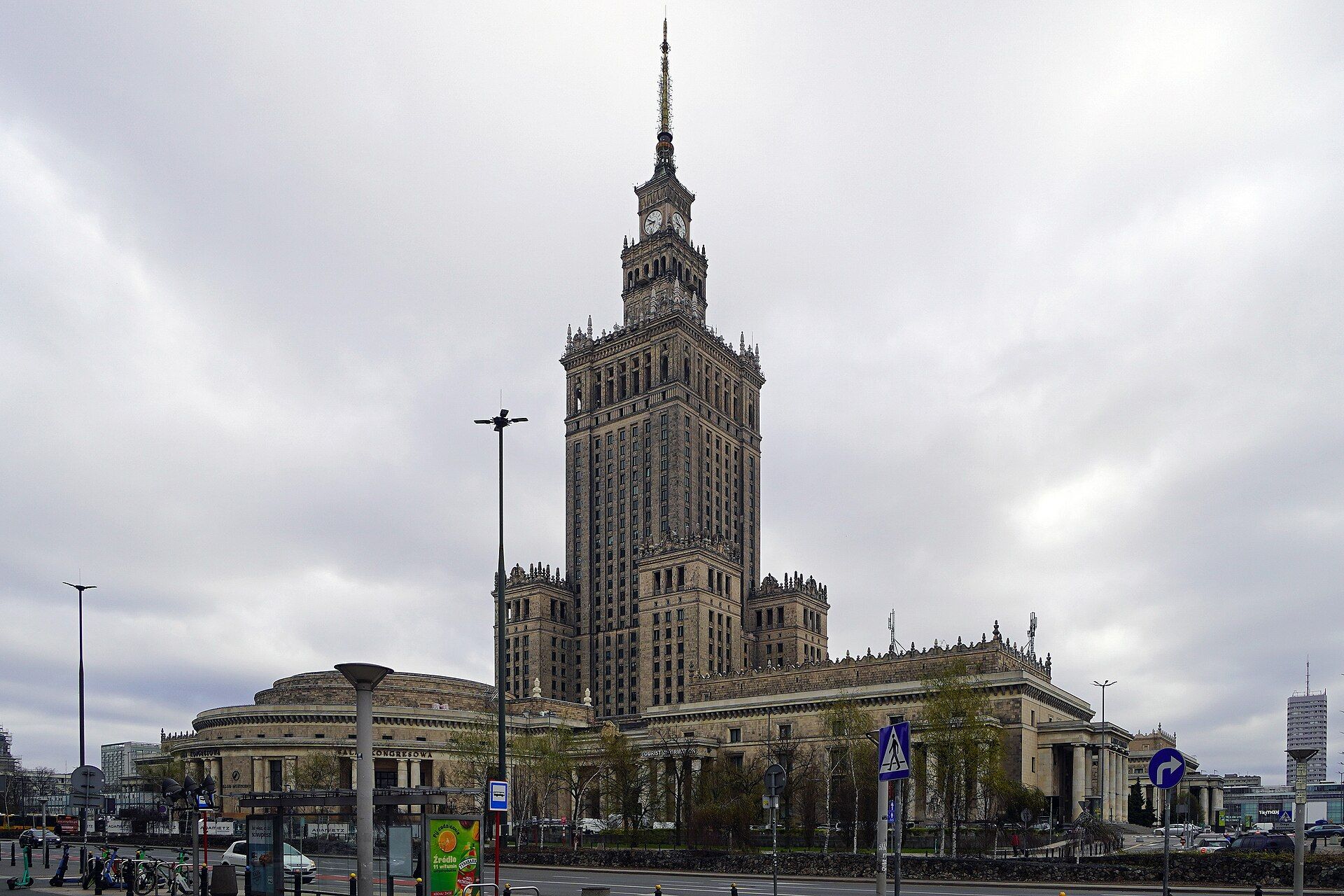 Palace of Culture and Science, atrakcja w pobliżu dworca Warszawa Centralna