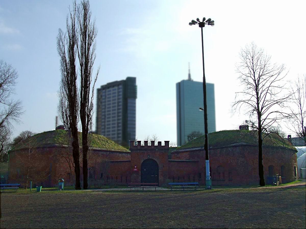 Fort Traugutta, atrakcja w pobliżu dworca Warszawa Gdańska