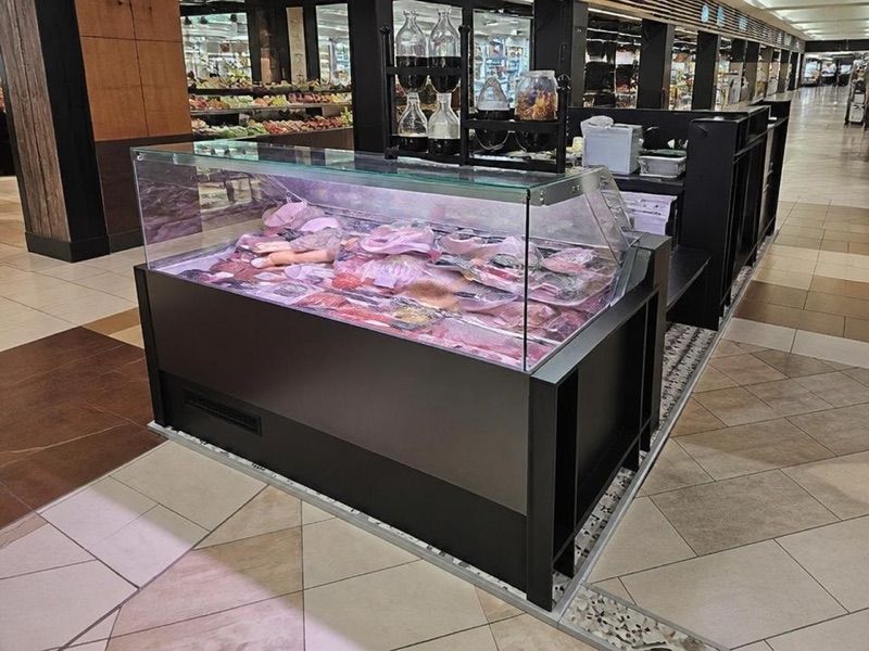 Delikatesy ValMar Delicious, sklep przy dworcu Warszawa Służewiec