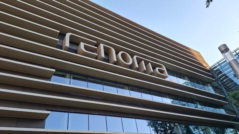 Renoma, торговий центр біля вокзалу Вроцлав Головний