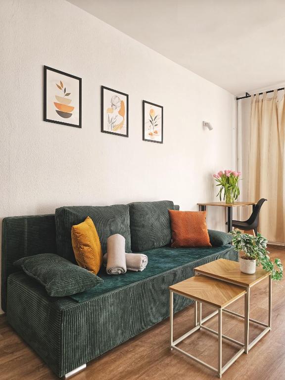 Sunny apartment 3 minutes walk from Rynek square, житло біля вокзалу Вроцлав Надодже