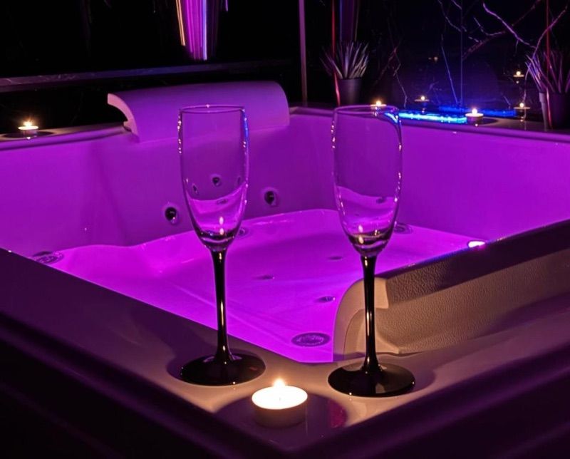 Apartament z Jacuzzi na wyłączność Dolina Baryczy, житло біля вокзалу Жміґруд
