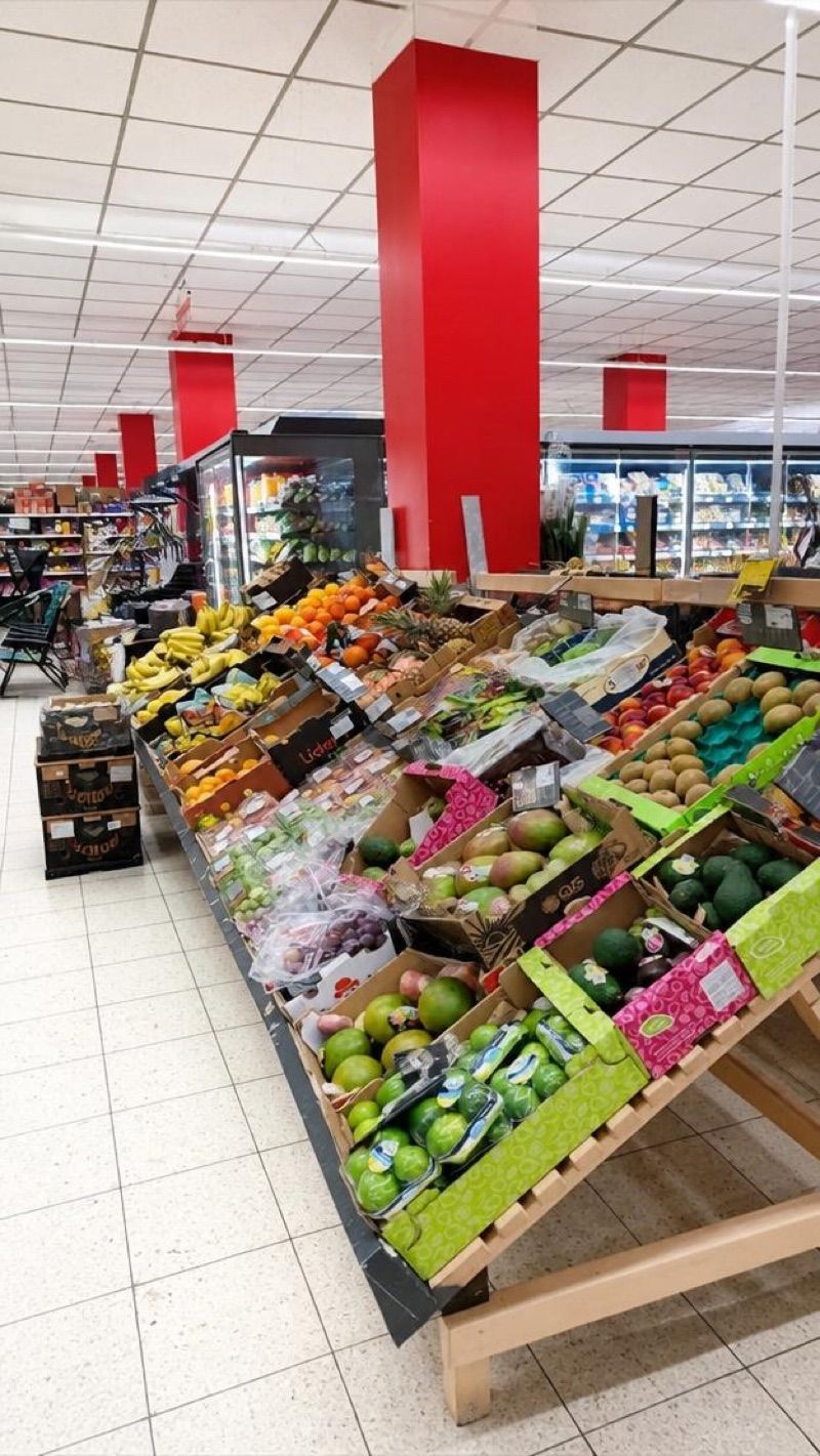 Carrefour Market, sklep przy dworcu Żyrardów