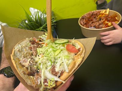 Mieciu Kebab, біля вокзалу Żywiec